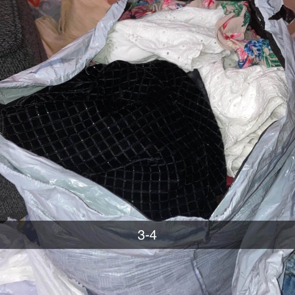 Bundle of kids clothes (3-4)